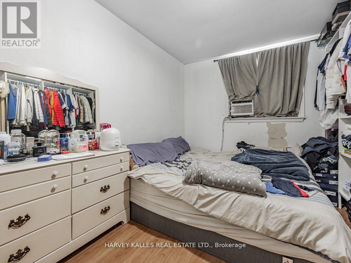 6 CARRINGTON AVENUE