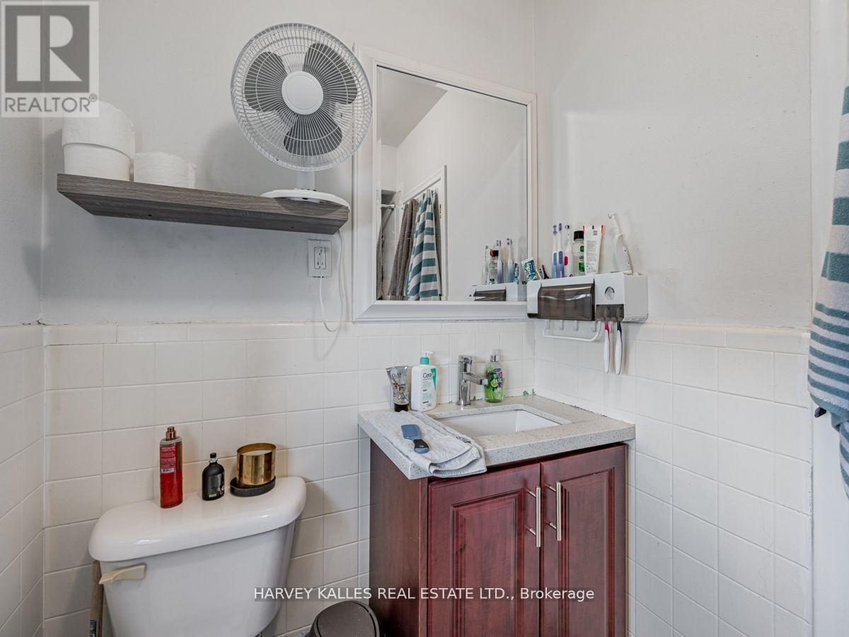 6 CARRINGTON AVENUE