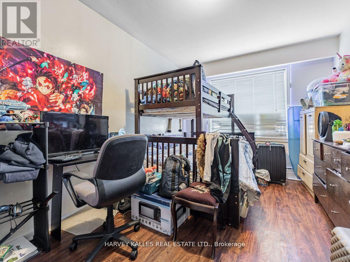 6 CARRINGTON AVENUE