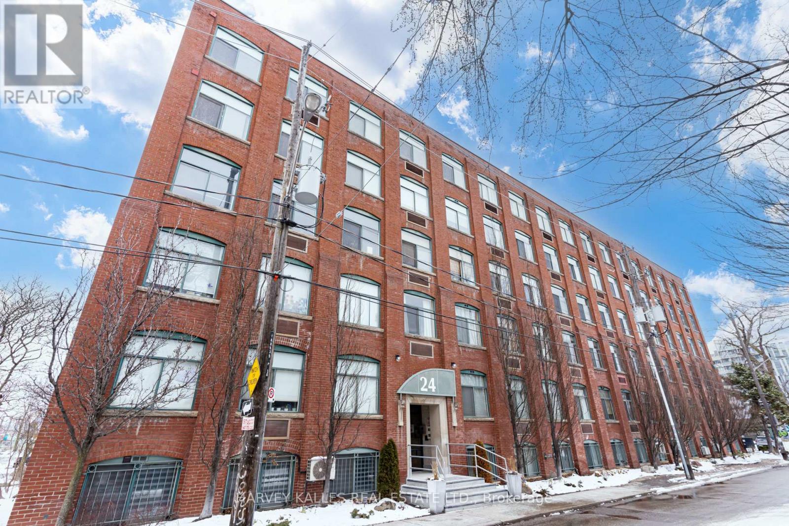 304 - 24 NOBLE STREET