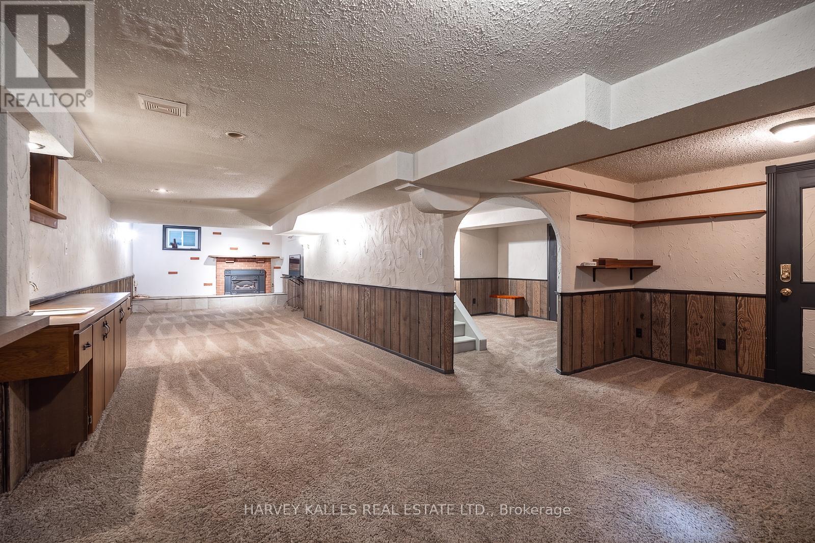 1033 FAIR BIRCH DRIVE