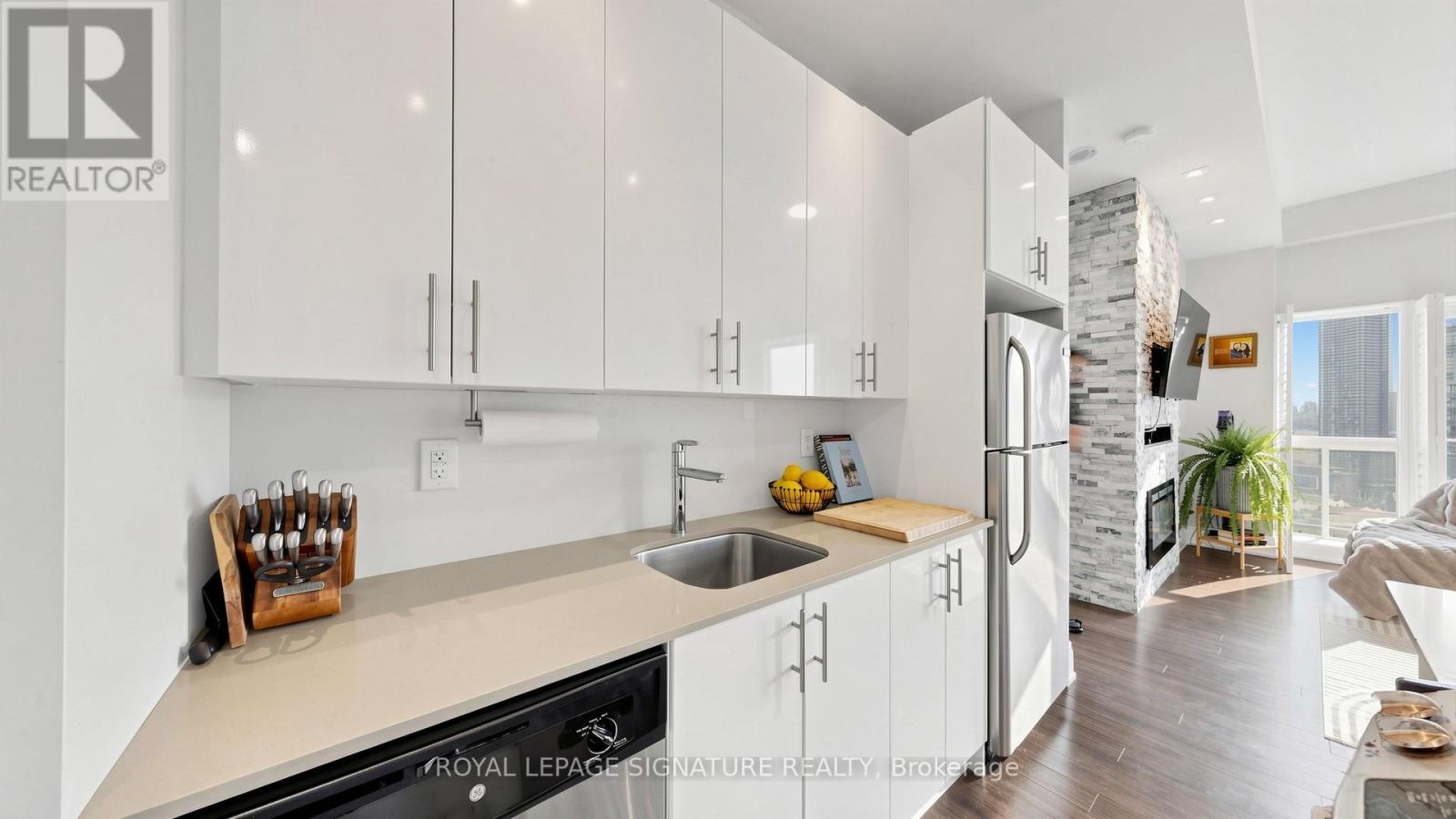 2524 - 165 LEGION ROAD