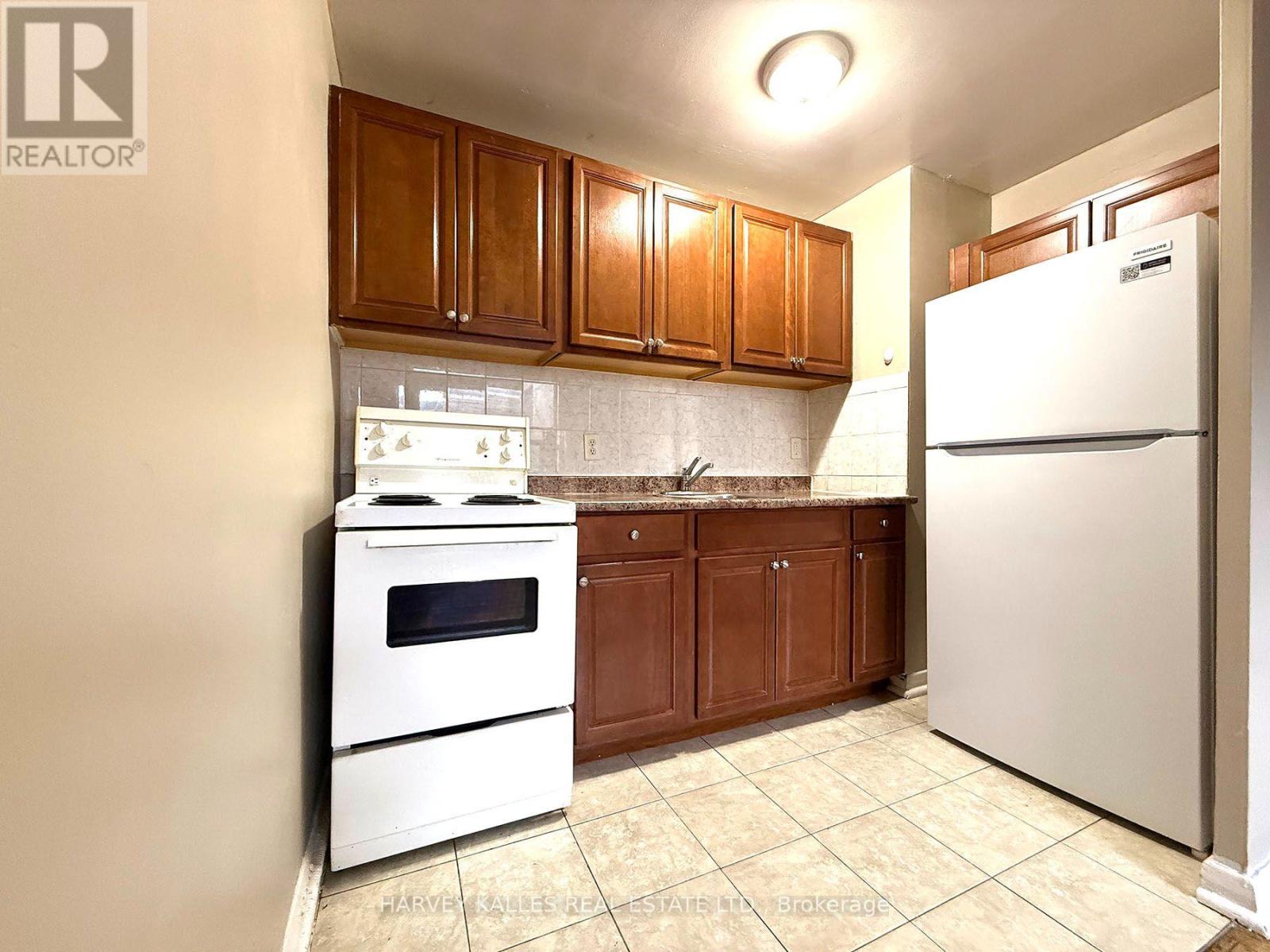407 - 1490 EGLINTON AVENUE W