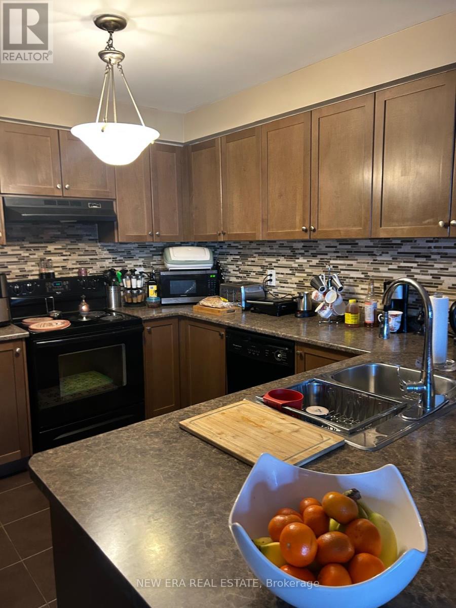 225 SCHREYER CRESCENT