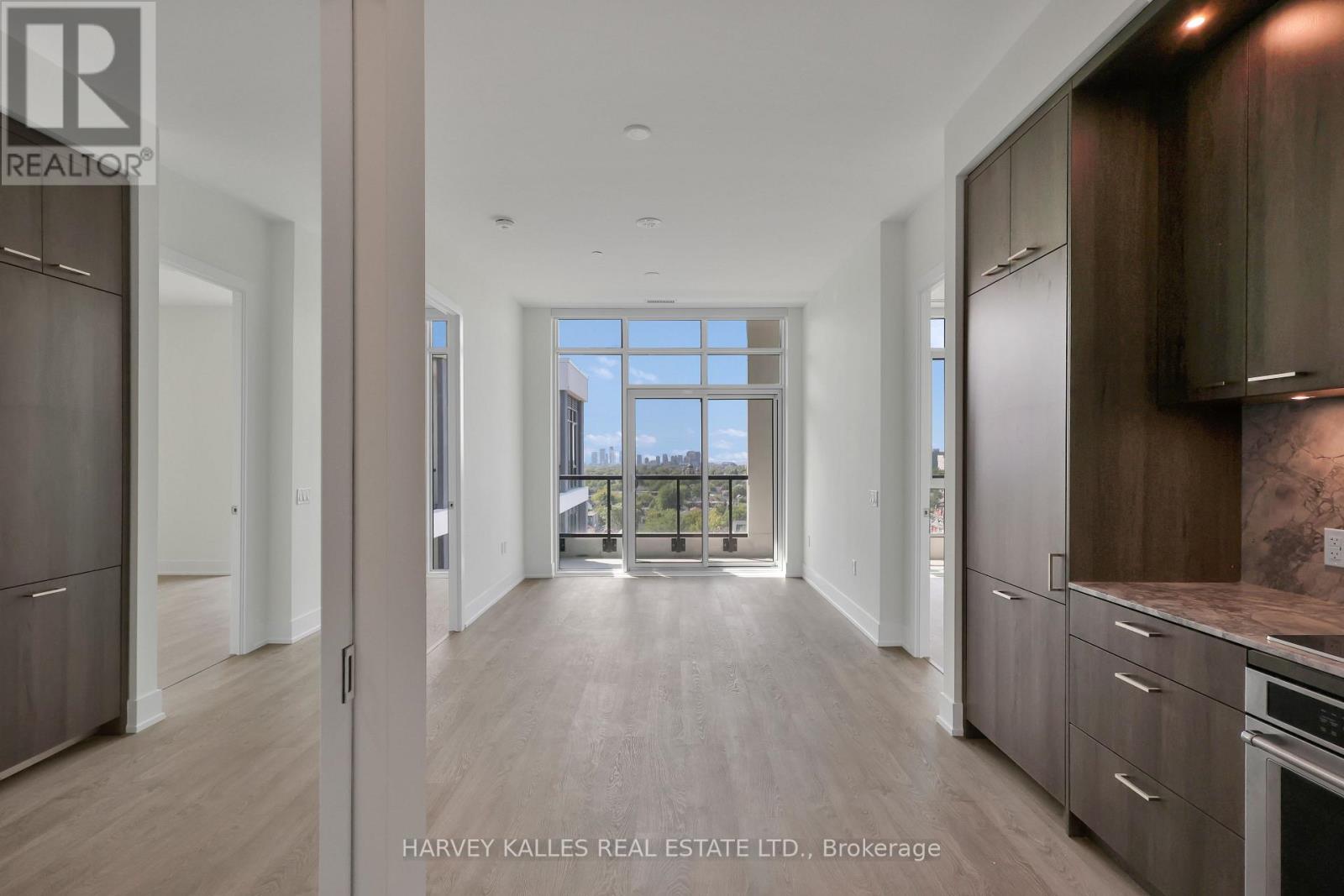 PH2 - 858 DUPONT STREET