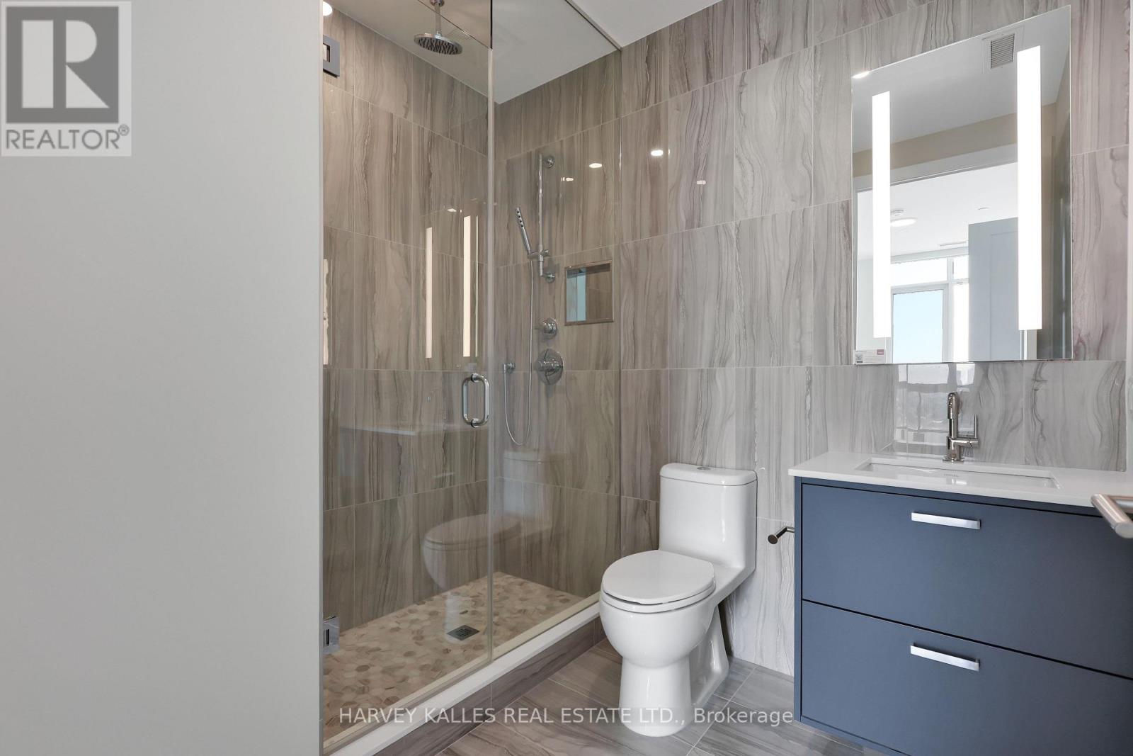 PH2 - 858 DUPONT STREET