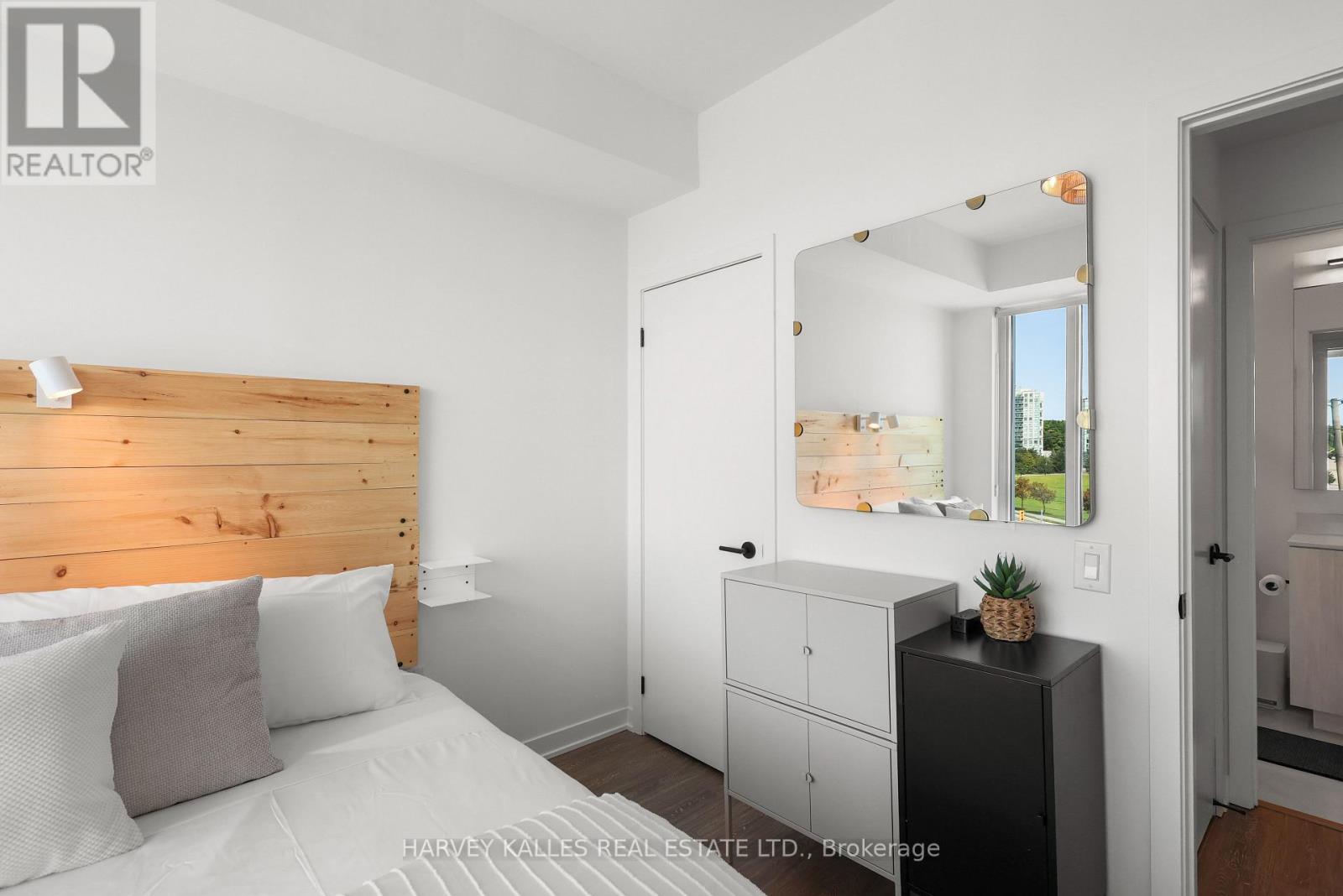 609 - 2495 EGLINTON AVENUE W