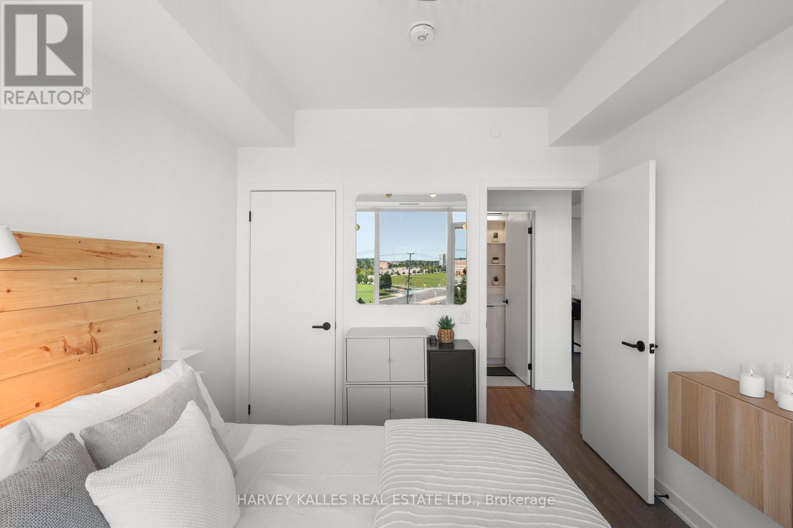 609 - 2495 EGLINTON AVENUE W