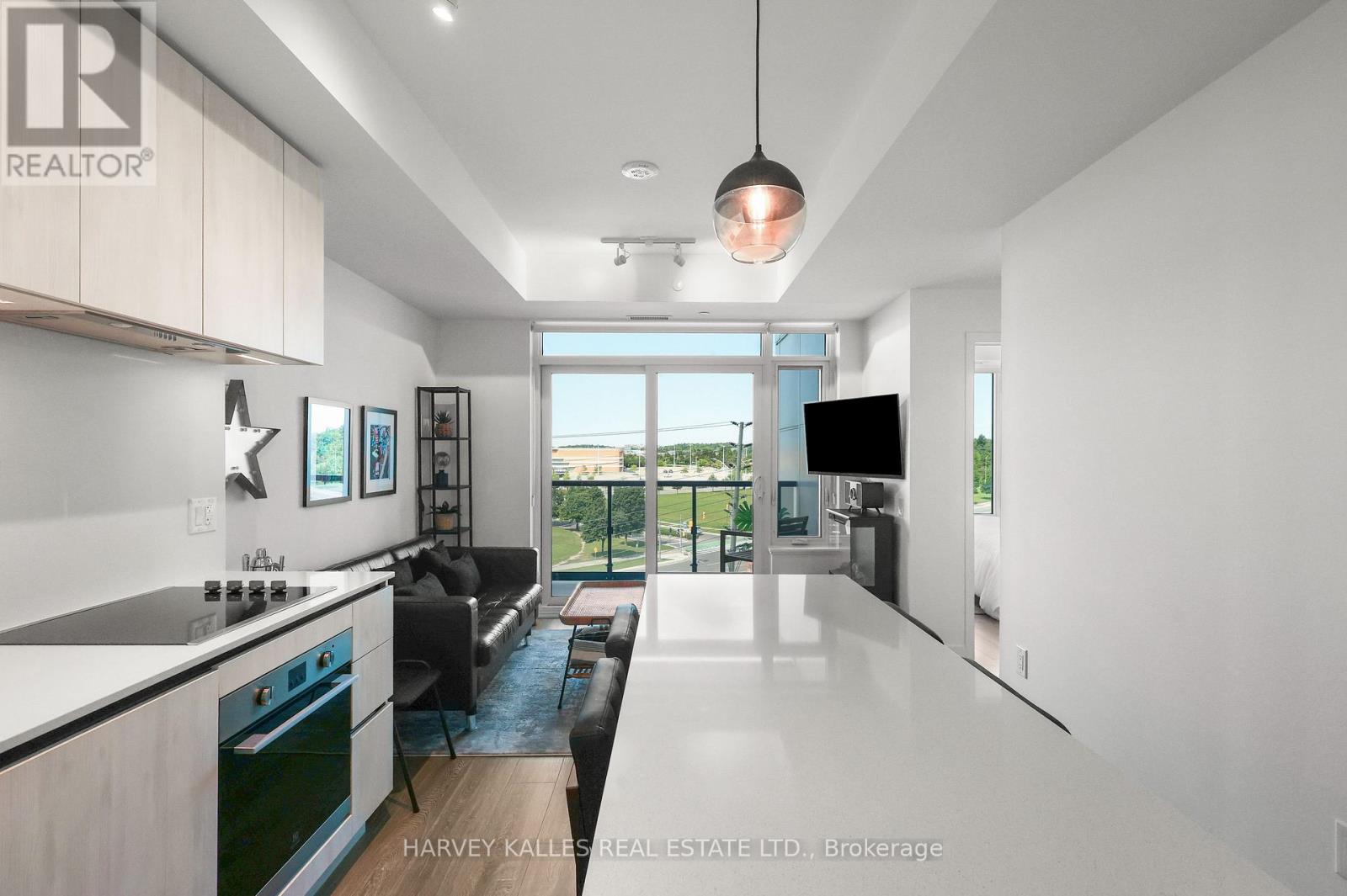 609 - 2495 EGLINTON AVENUE W