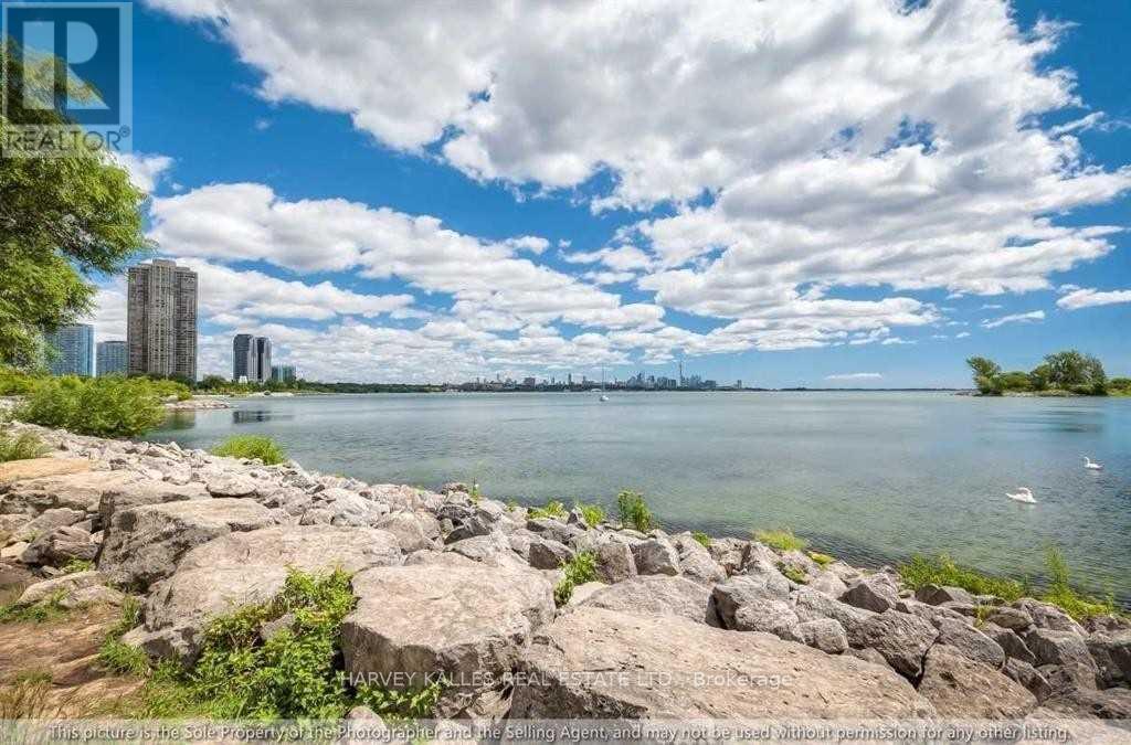 1518 - 39 ANNIE CRAIG DRIVE