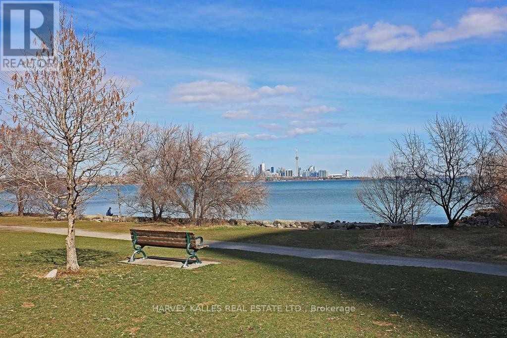 1518 - 39 ANNIE CRAIG DRIVE
