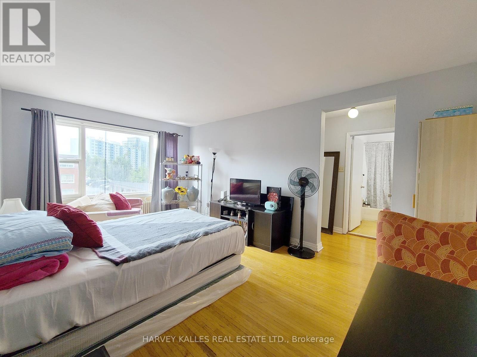 9 - 2434 KEELE STREET