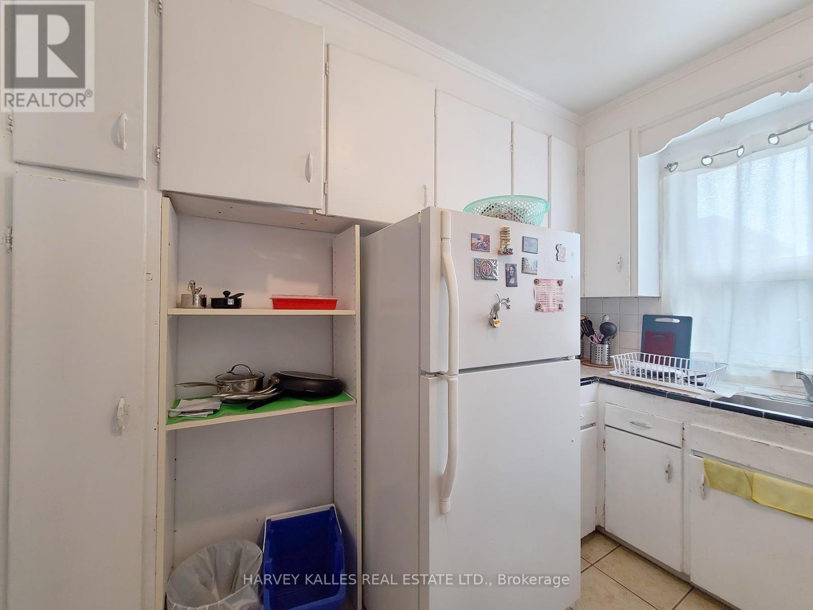 9 - 2434 KEELE STREET