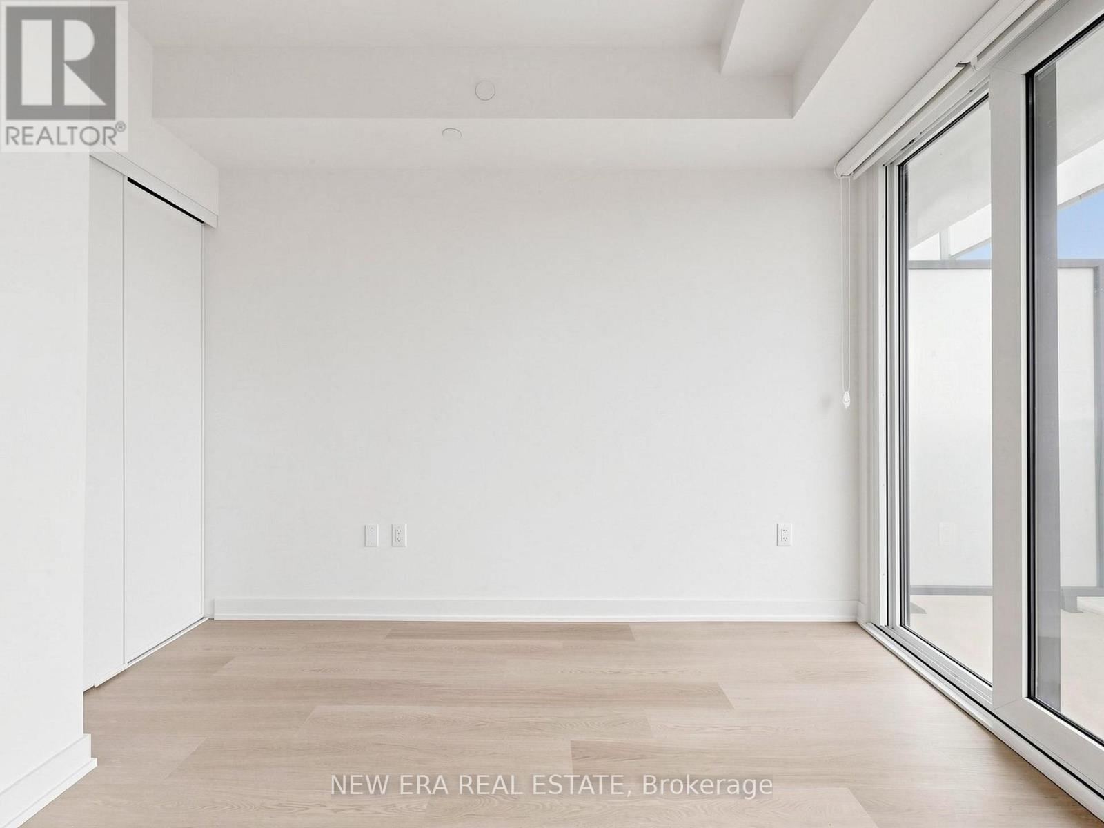 2107 - 3883 QUARTZ ROAD