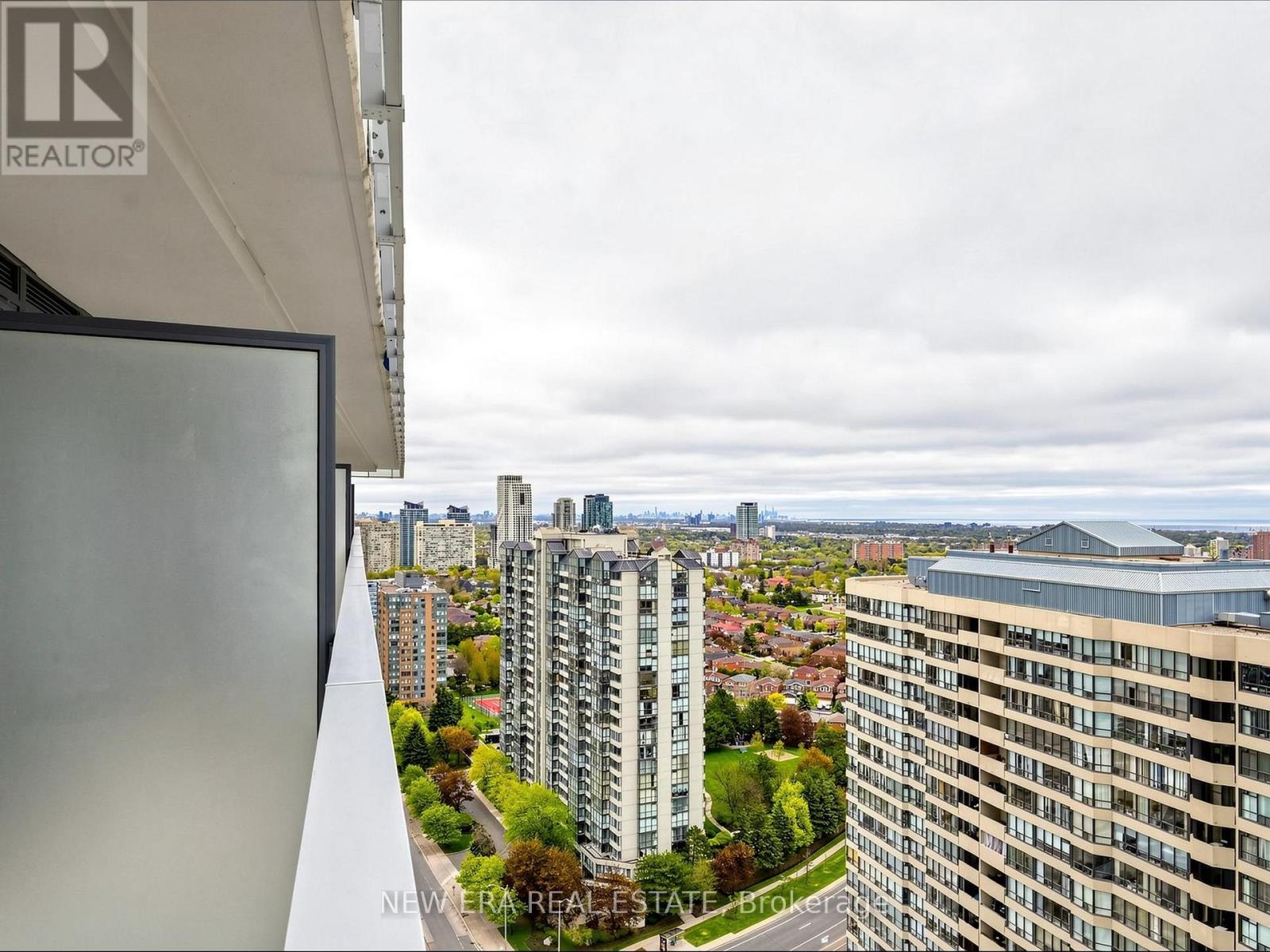 2107 - 3883 QUARTZ ROAD