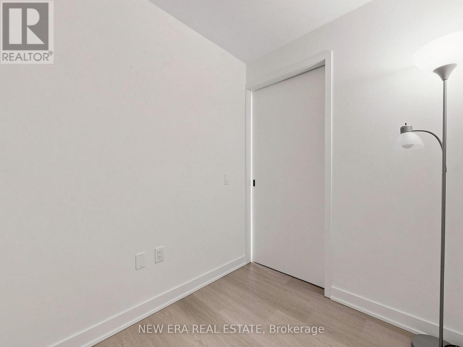 2107 - 3883 QUARTZ ROAD