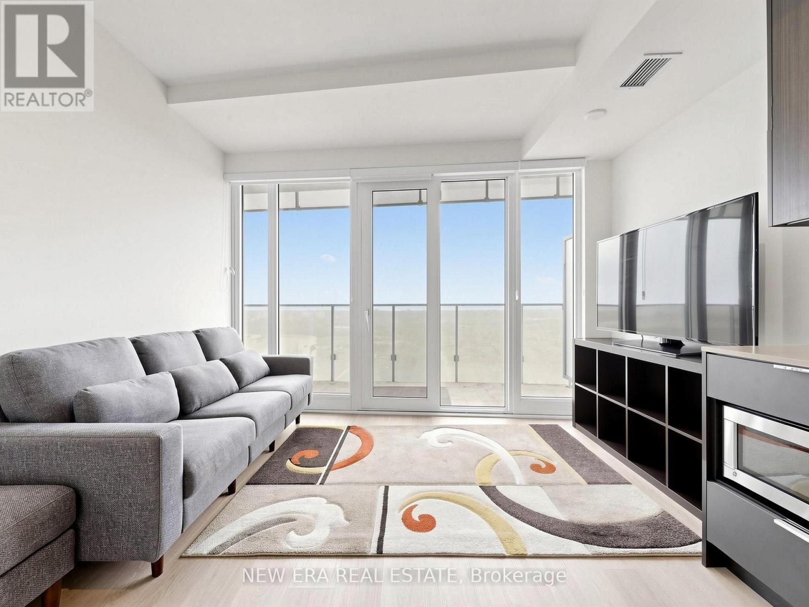 2107 - 3883 QUARTZ ROAD