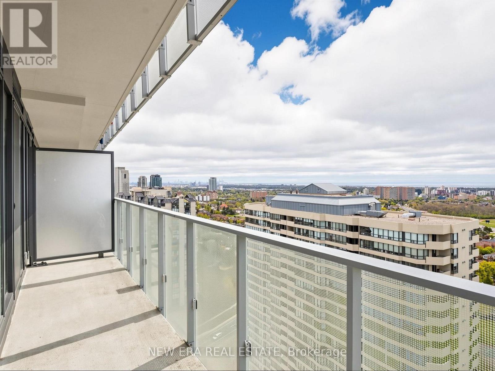 2107 - 3883 QUARTZ ROAD