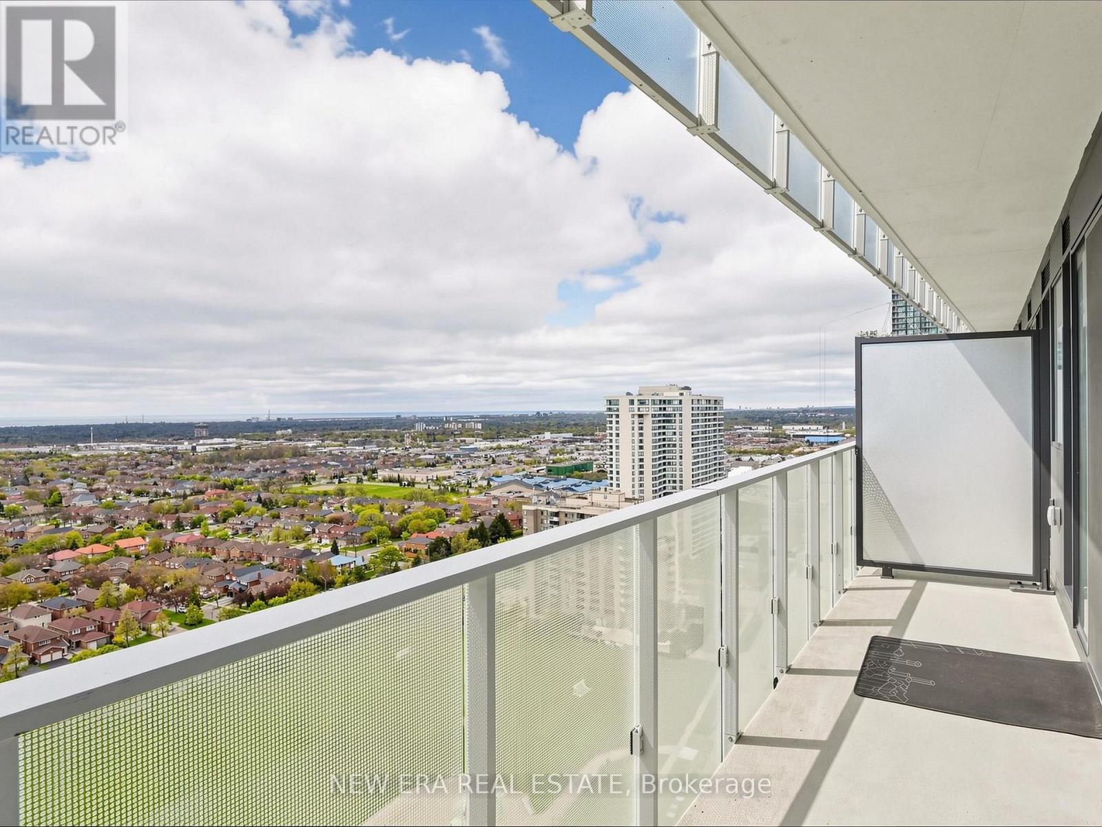 2107 - 3883 QUARTZ ROAD