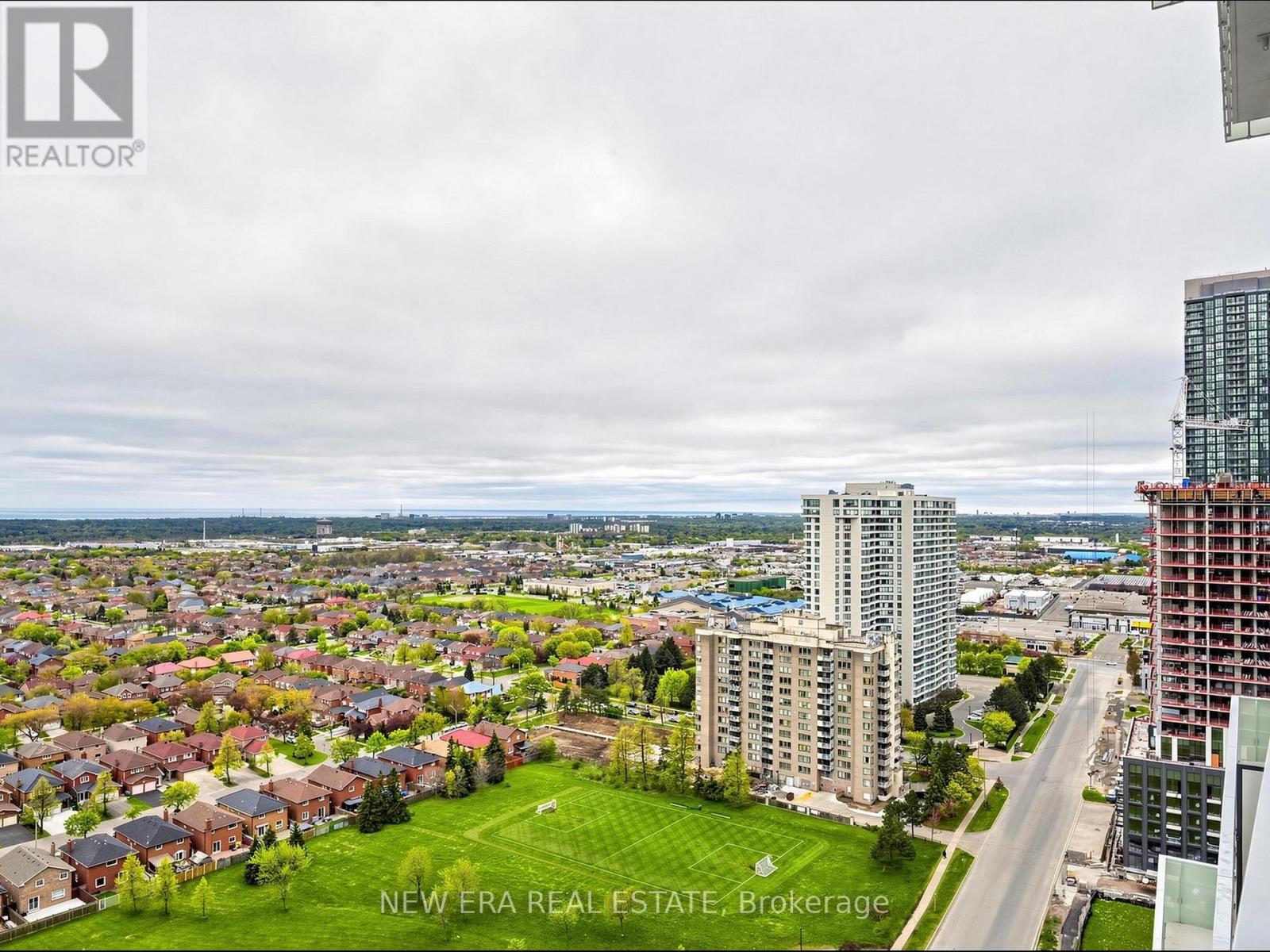 2107 - 3883 QUARTZ ROAD