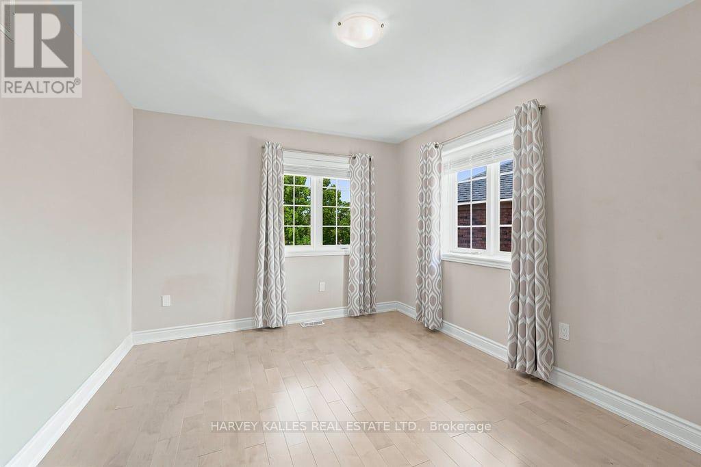 2033 REDSTONE CRESCENT