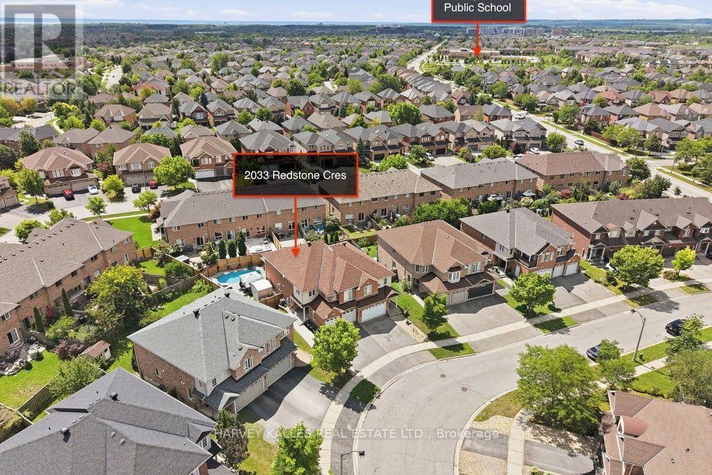 2033 REDSTONE CRESCENT