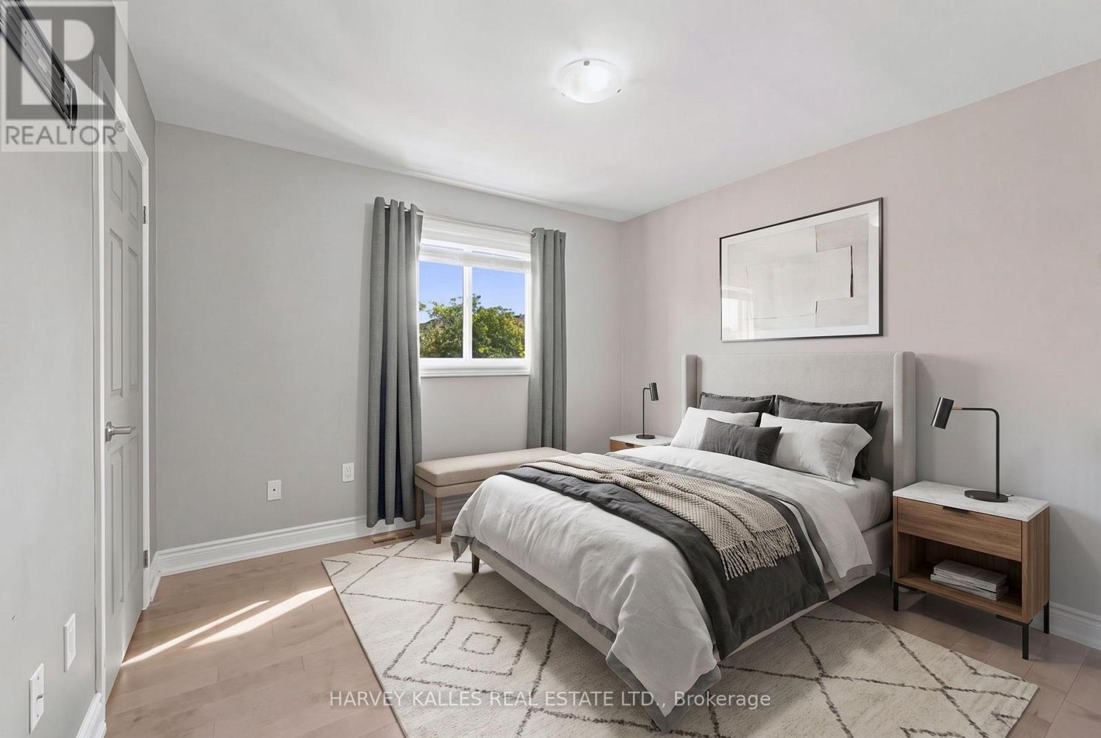 2033 REDSTONE CRESCENT
