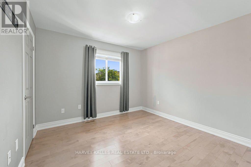 2033 REDSTONE CRESCENT