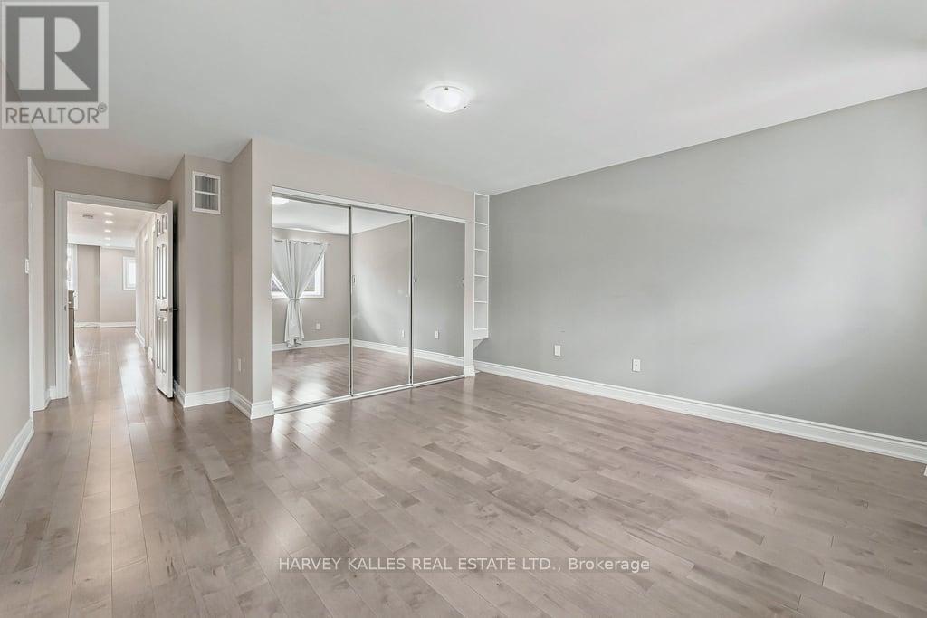 2033 REDSTONE CRESCENT