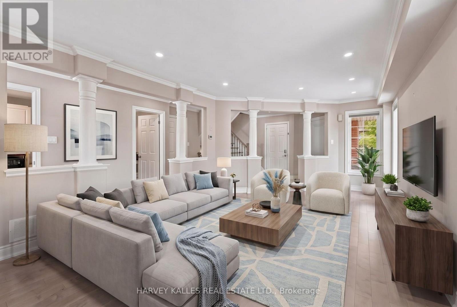 2033 REDSTONE CRESCENT