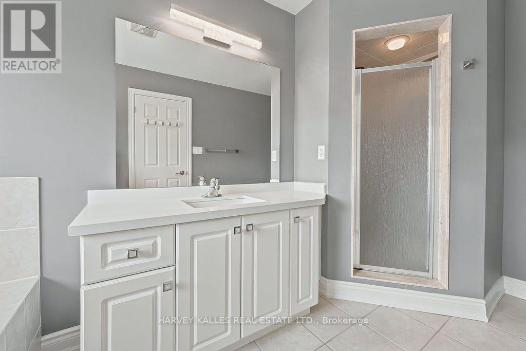 2033 REDSTONE CRESCENT