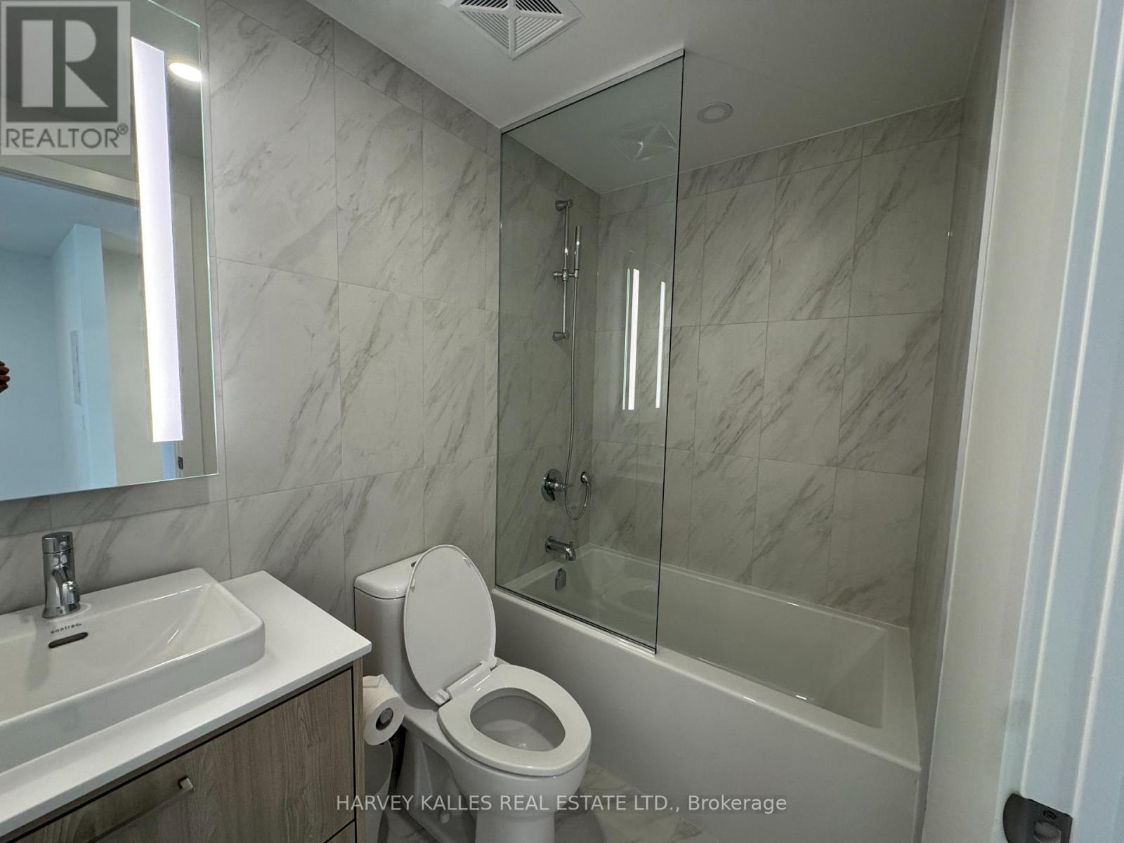729 - 858 DUPONT STREET