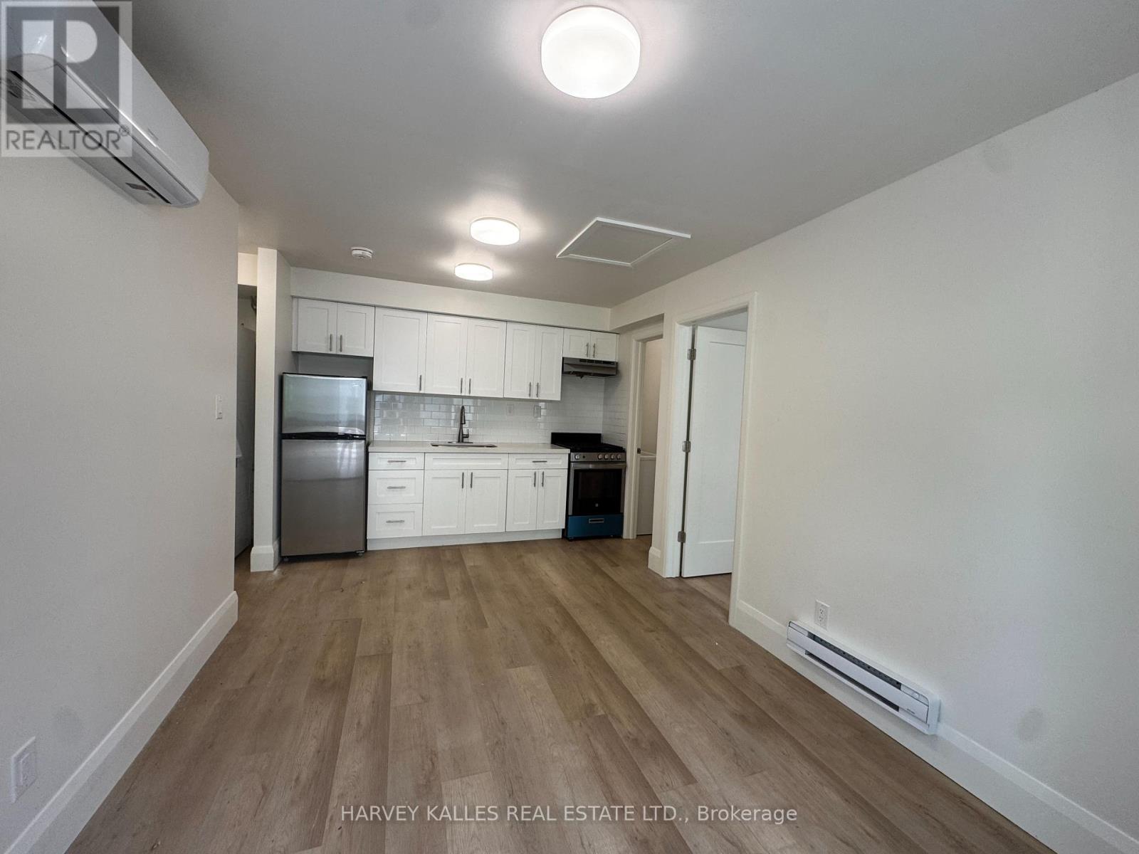 6 - 1252 DAVENPORT ROAD