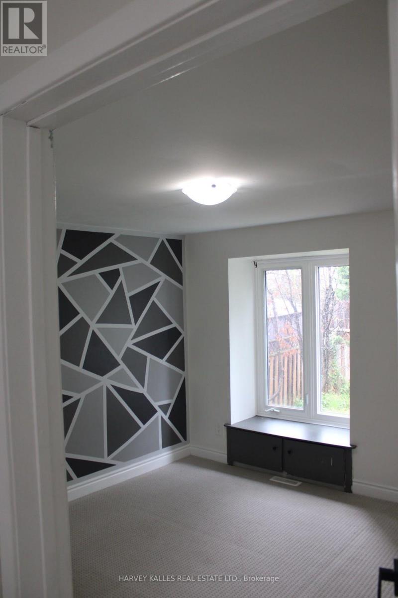 102 GOLDCREST ROAD