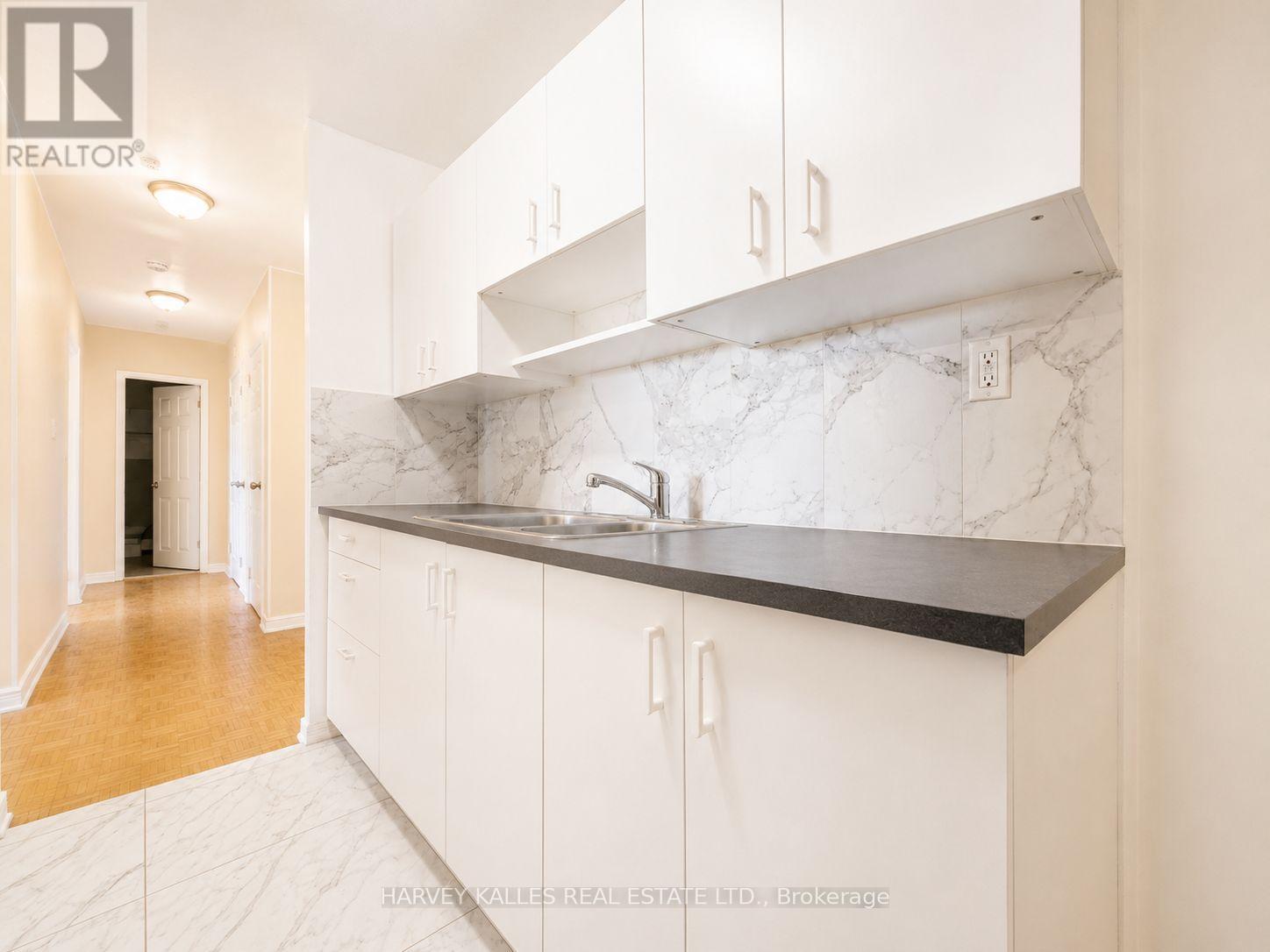 305 - 80 BLACKFRIAR AVENUE