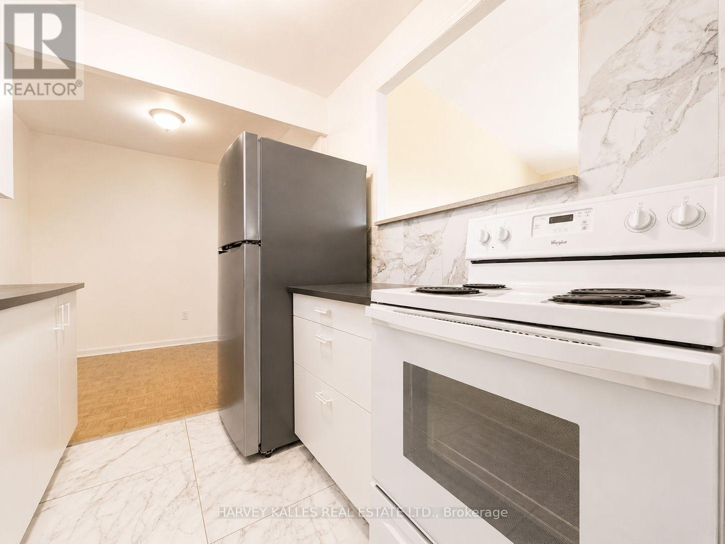 305 - 80 BLACKFRIAR AVENUE