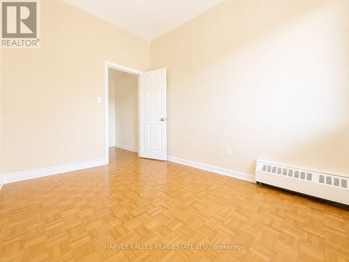 305 - 80 BLACKFRIAR AVENUE