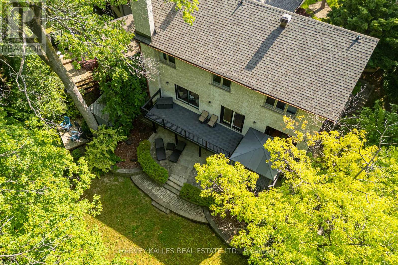 19 RIDGEGATE CRESCENT