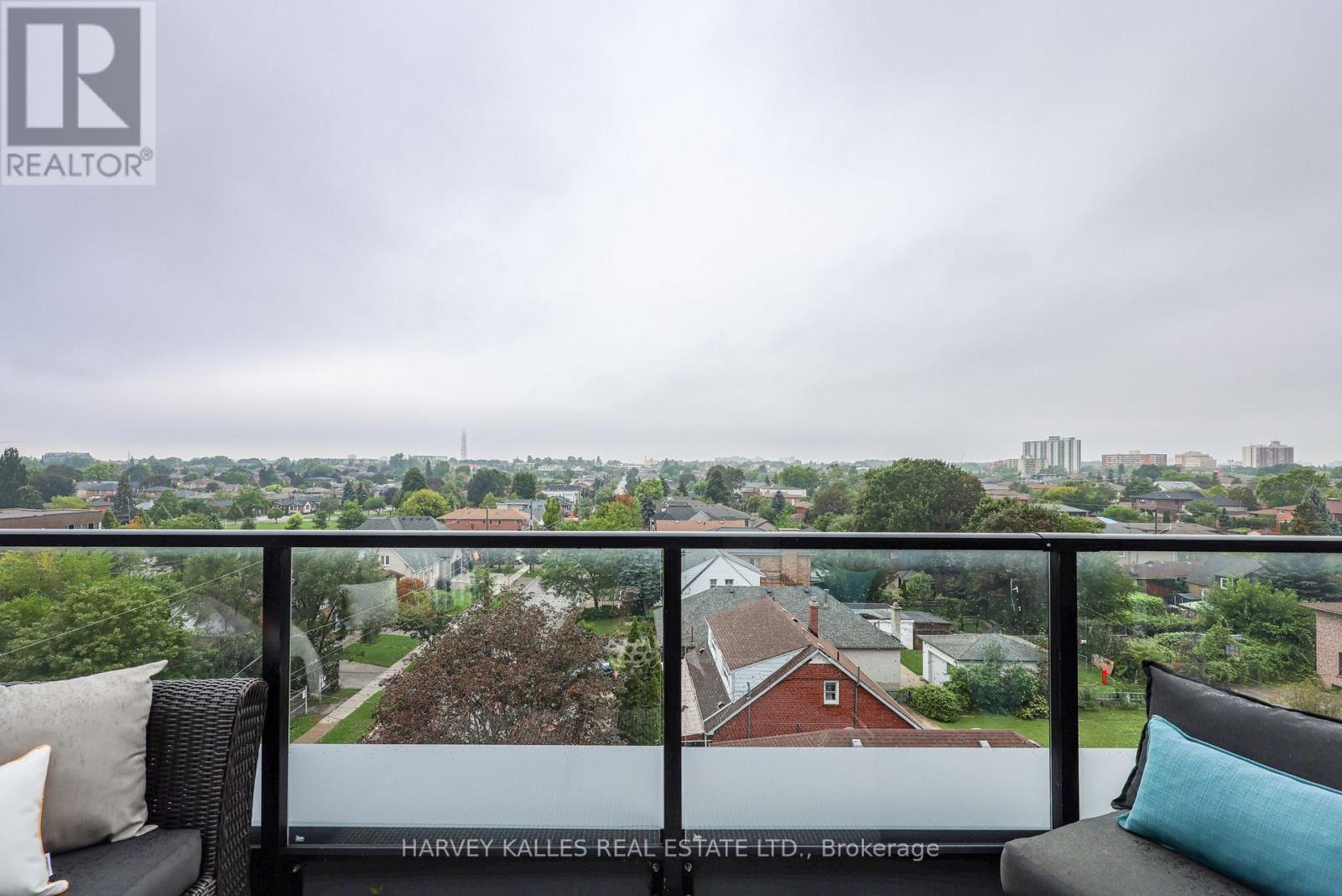 606 - 556 MARLEE AVENUE