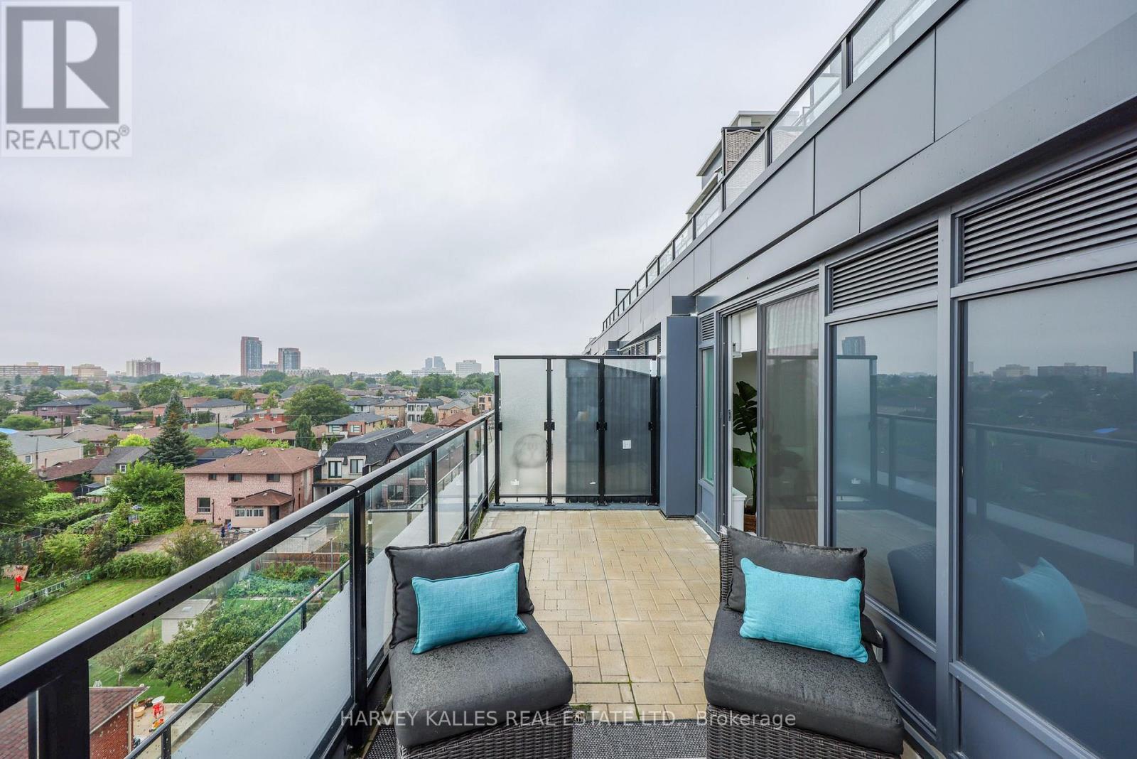 606 - 556 MARLEE AVENUE