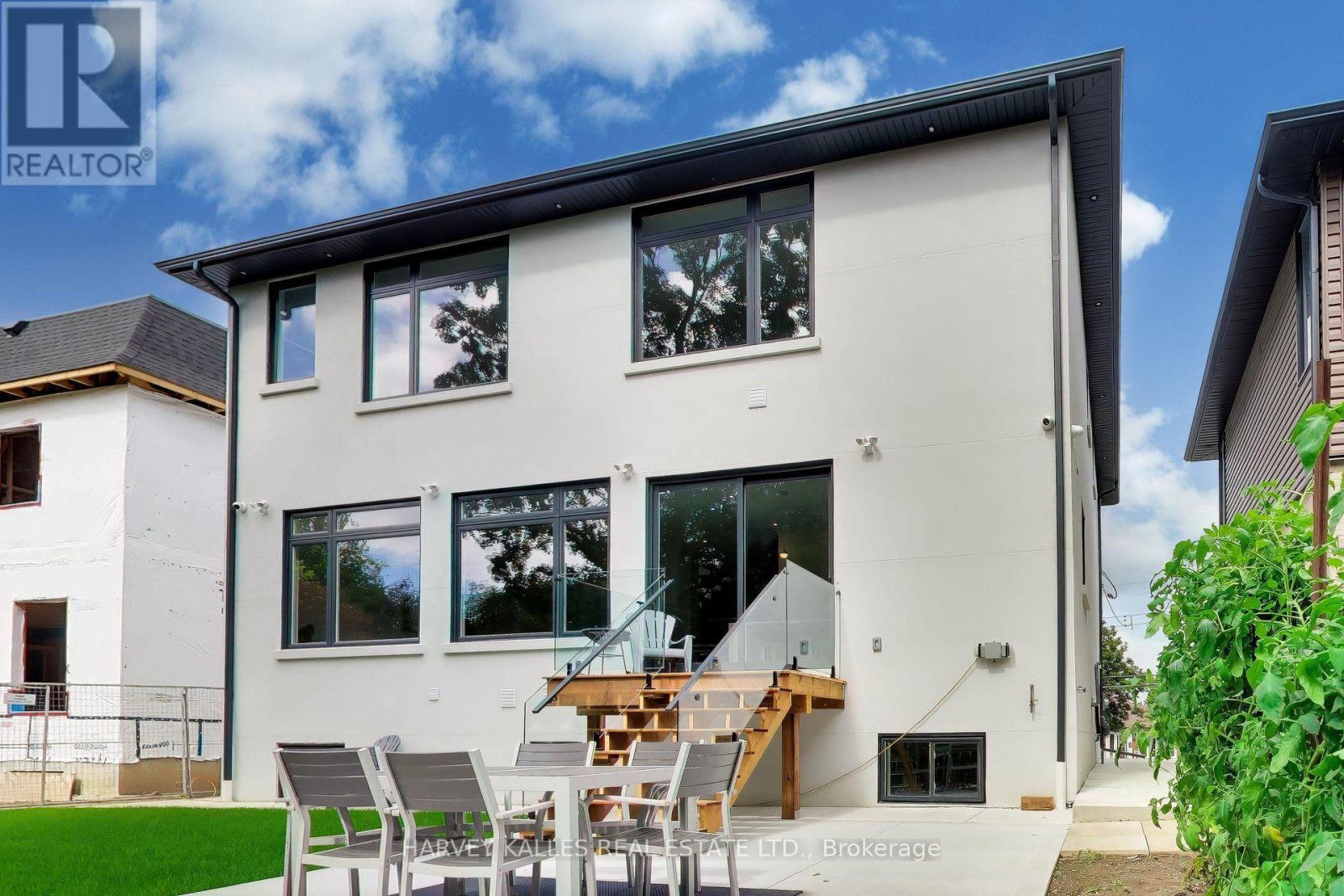 24 RAVENSCREST DRIVE