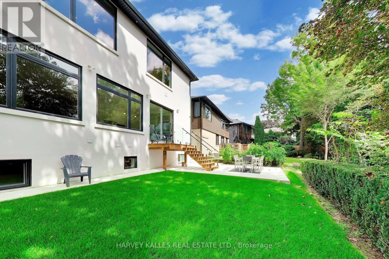 24 RAVENSCREST DRIVE