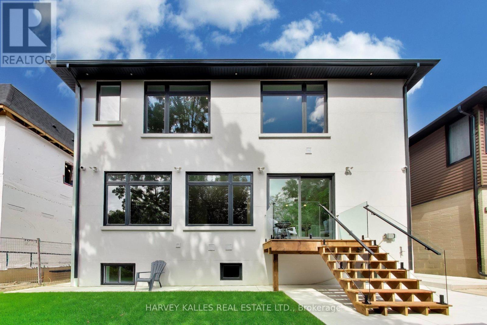 24 RAVENSCREST DRIVE