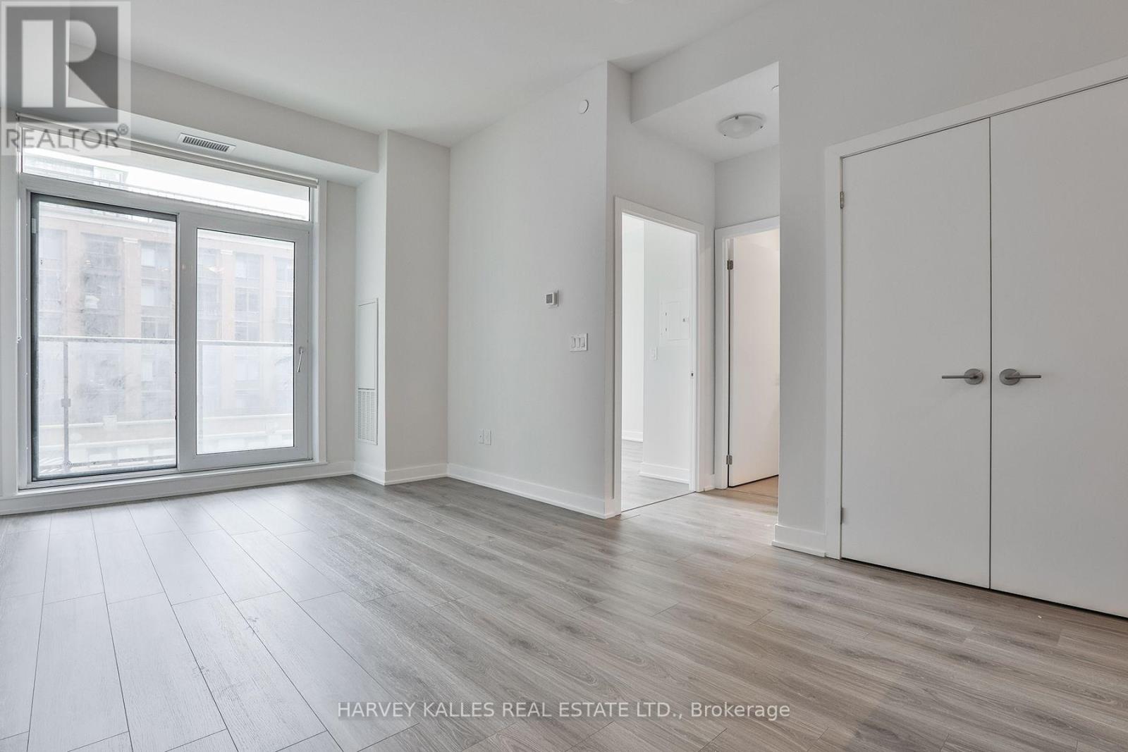 306 - 430 SQUARE ONE DRIVE