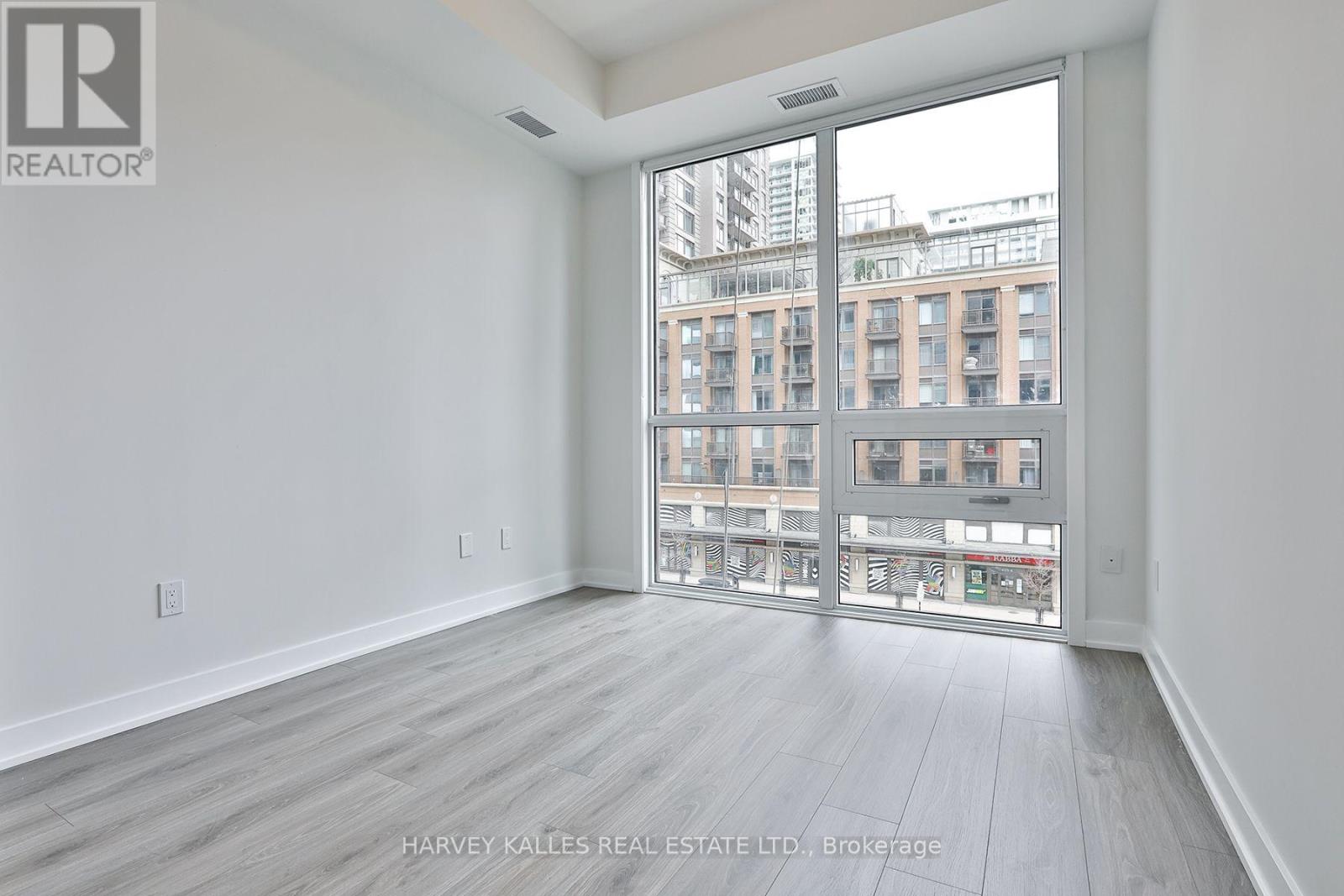 306 - 430 SQUARE ONE DRIVE