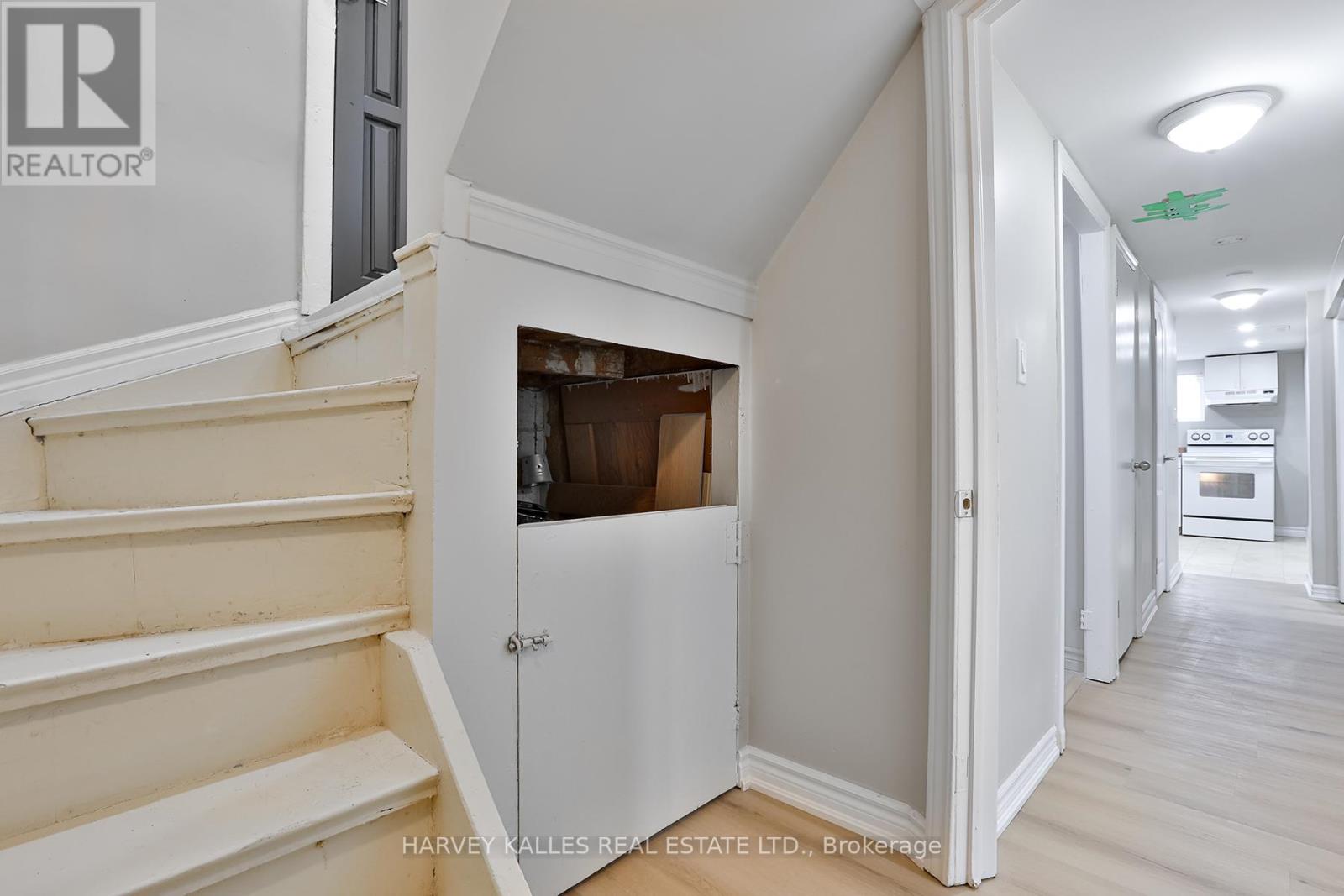 1239 JANE STREET