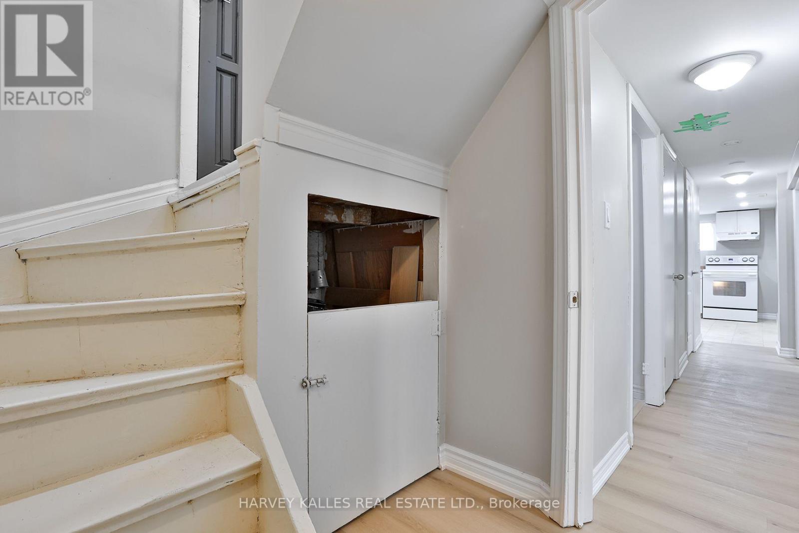 1239 JANE STREET