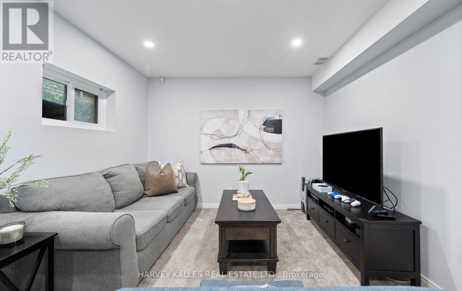 143 KINGSVIEW DRIVE