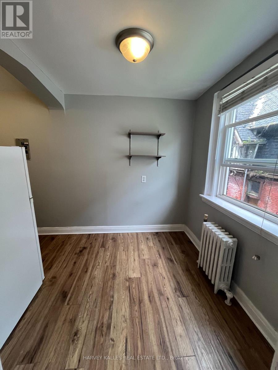 32 - 3 ELM GROVE AVENUE