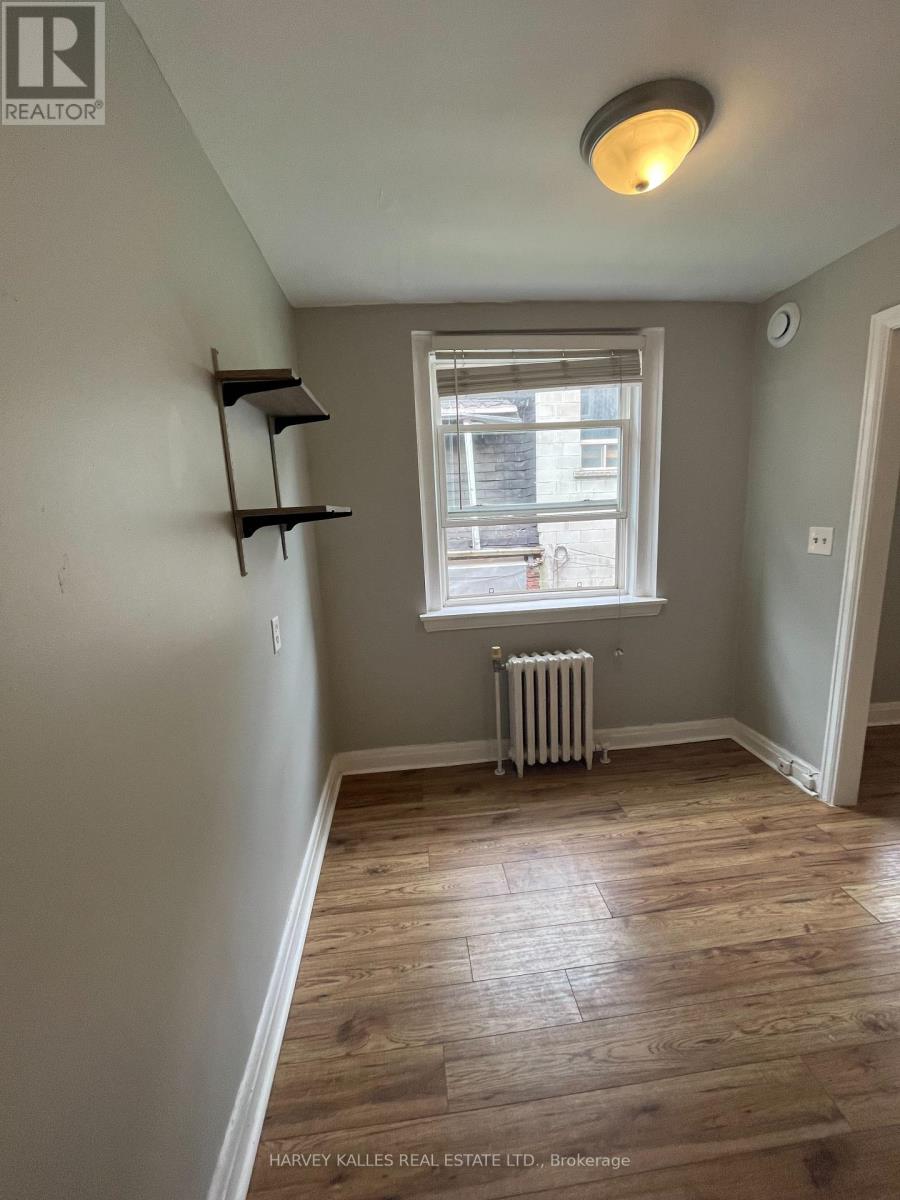 32 - 3 ELM GROVE AVENUE